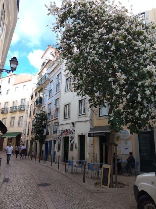 Lx Townhouse Ideal For Big Groups Prime Location Trendy Street Lisbon Bagian luar foto
